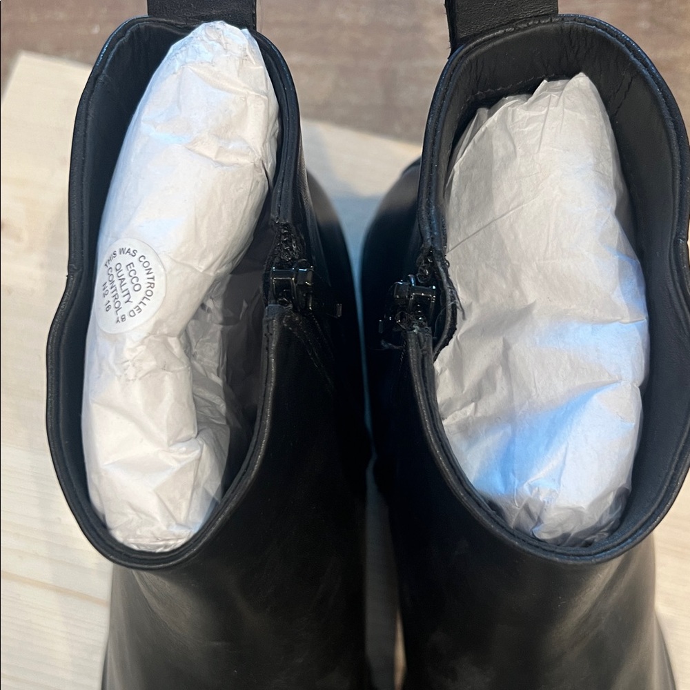 ECCO Women boots. Size US 10-10.5 NWT - Picture 8 of 8